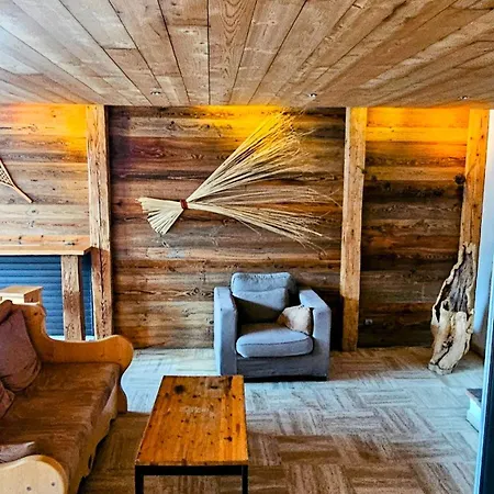 1650 - Amazing Ski-in Ski-out Flat 3s03 Courchevel